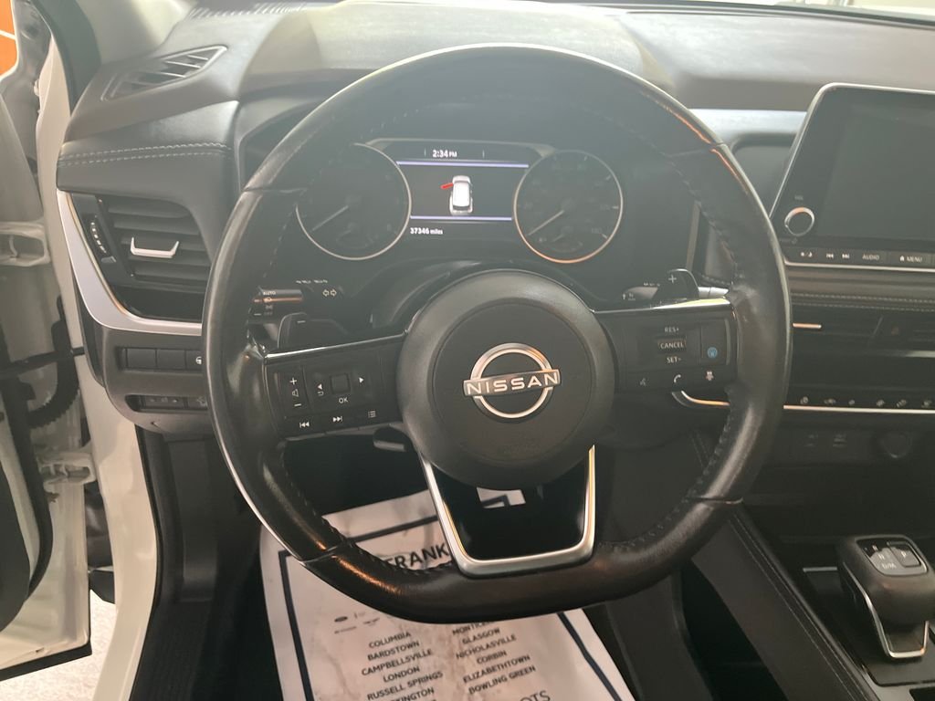 Used 2023 White Nissan SL image 16