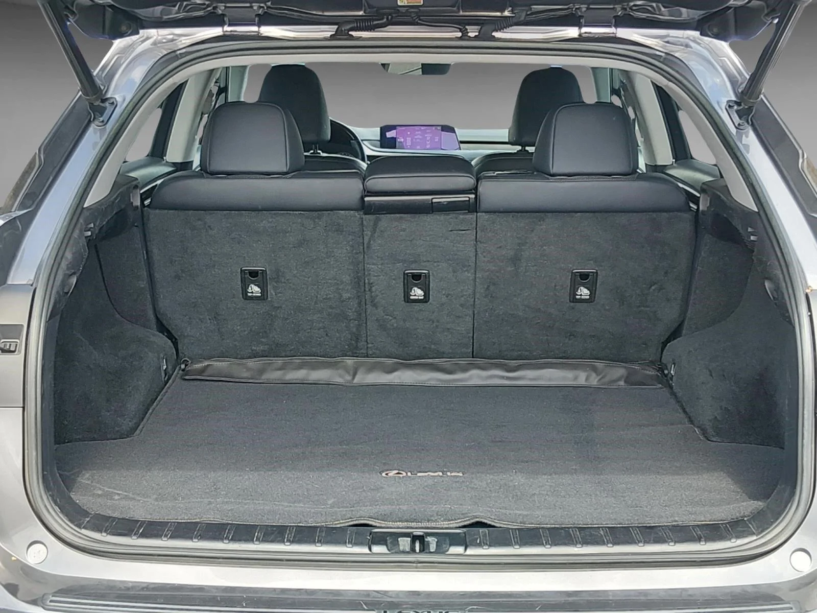 Used 2019 Nebula Gray Pearl Lexus Base image 23