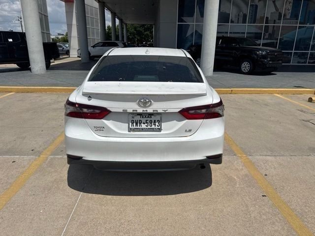 Used 2022 White Toyota LE image 5