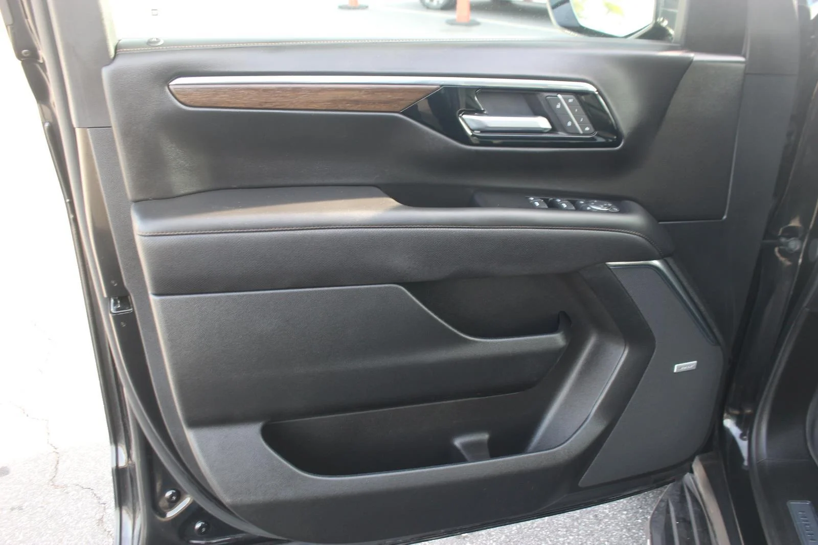 Used 2025 Black Chevrolet High Country image 14