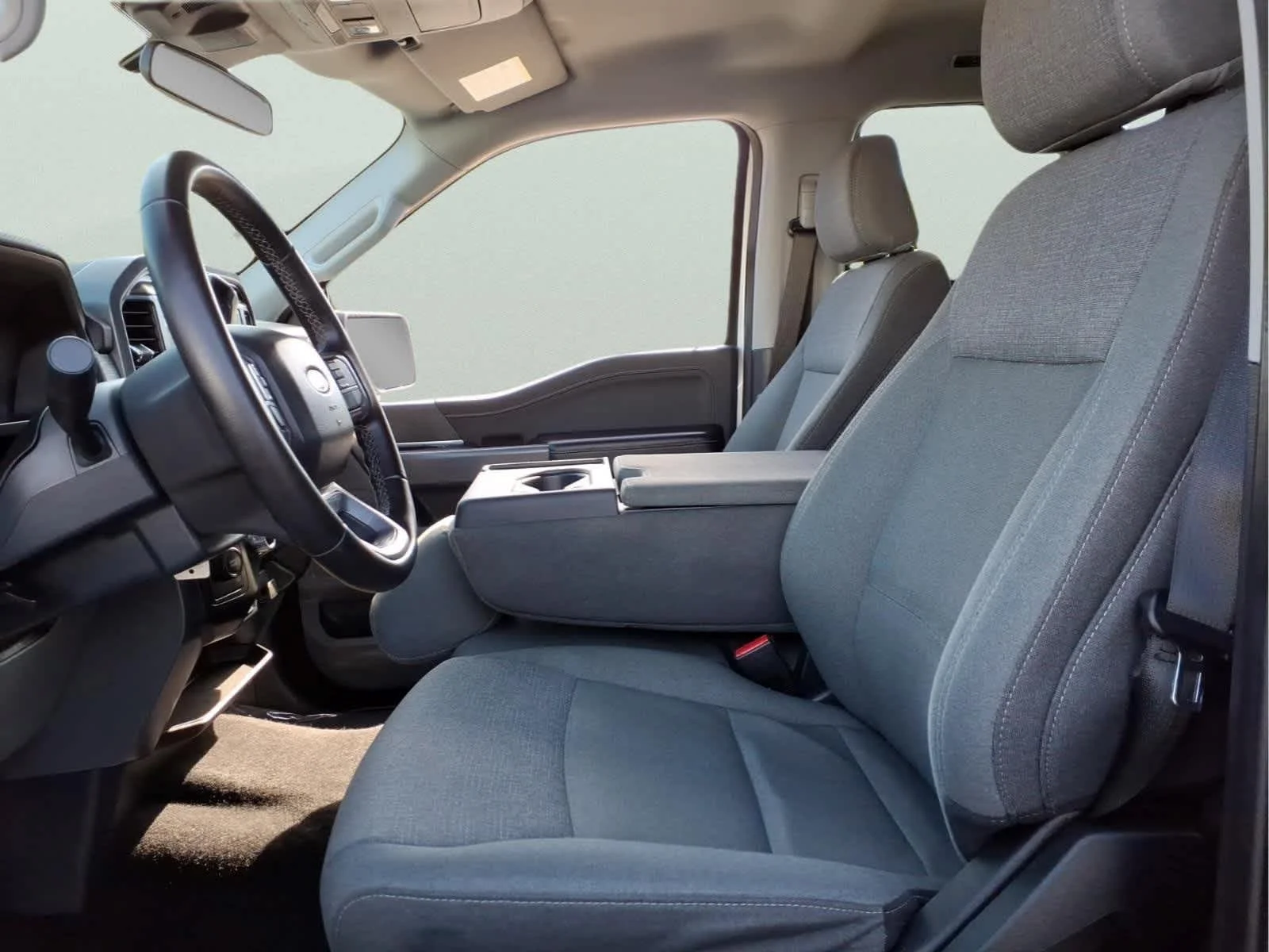 Used 2025 Oxford White Ford XLT image 15