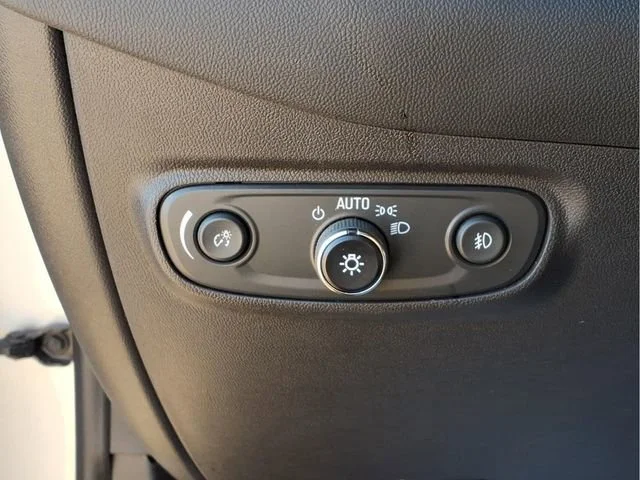 Used 2022 Silver Ice Metallic Chevrolet Premier image 13