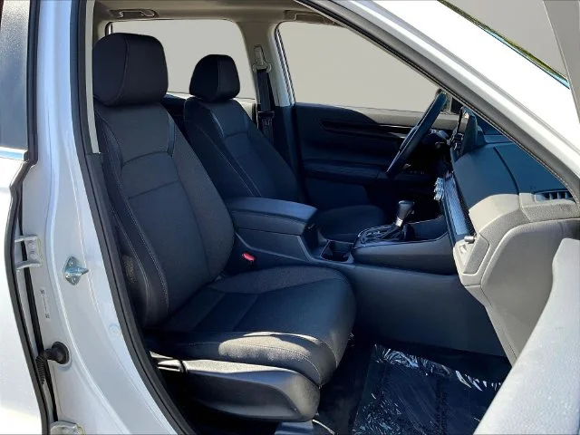 Used 2024 White Honda EX image 34