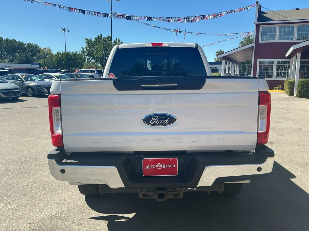 Used 2019 White Platinum Tri-Coat Metallic Ford LARIAT image 6