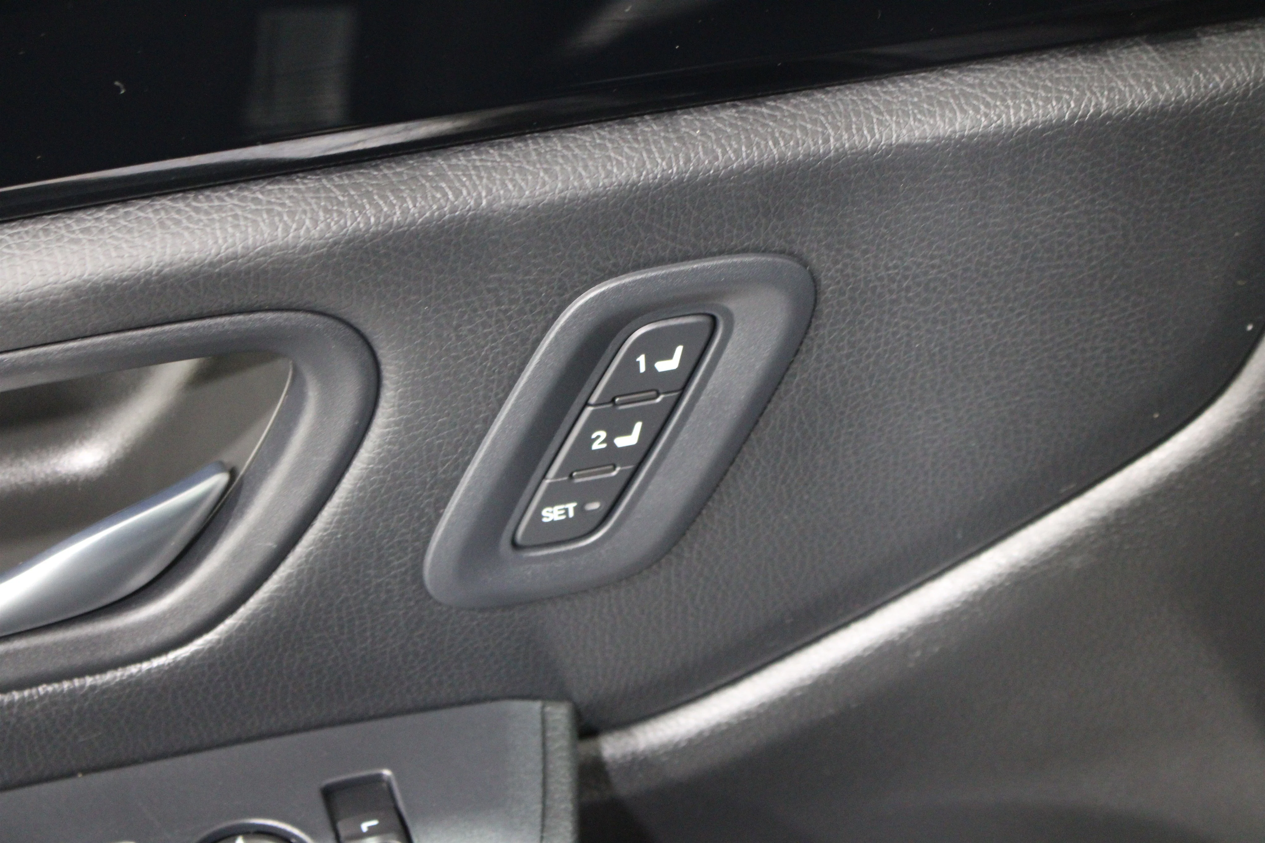 2025 Honda Pilot EX-L - Photo 8