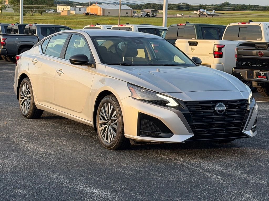 New 2026 Brilliant Silver Metallic Nissan 2.5 SV image 2