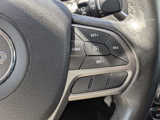 Used 2019 Silver Jeep Latitude Plus image 26