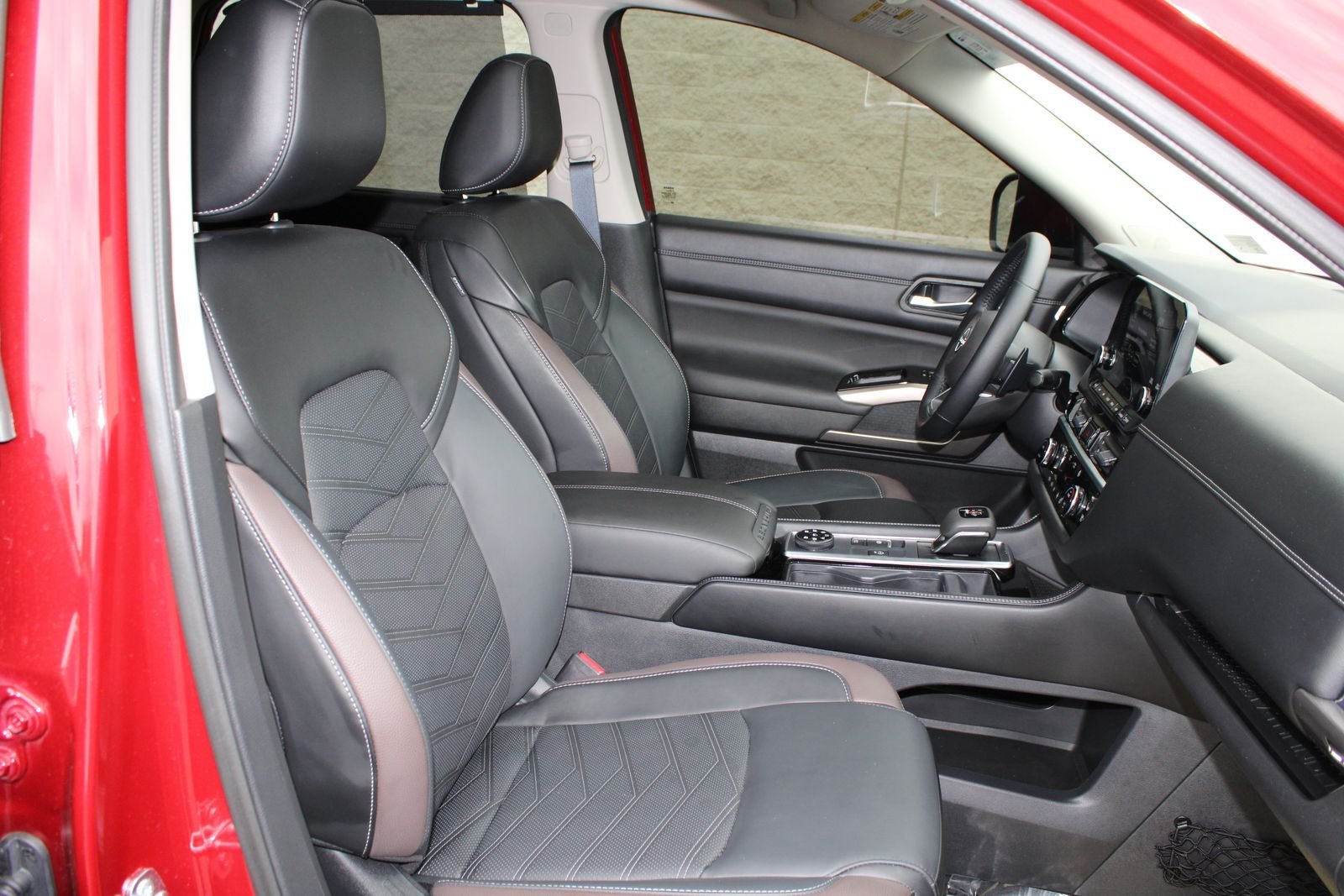 Used 2025 Red Nissan Platinum image 32