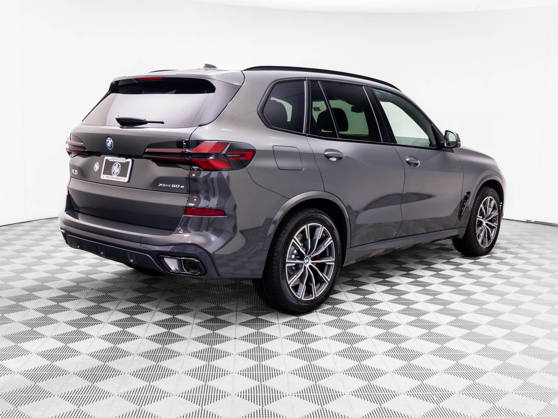 New 2026 Dravit Grey Metallic BMW xDrive50e image 6