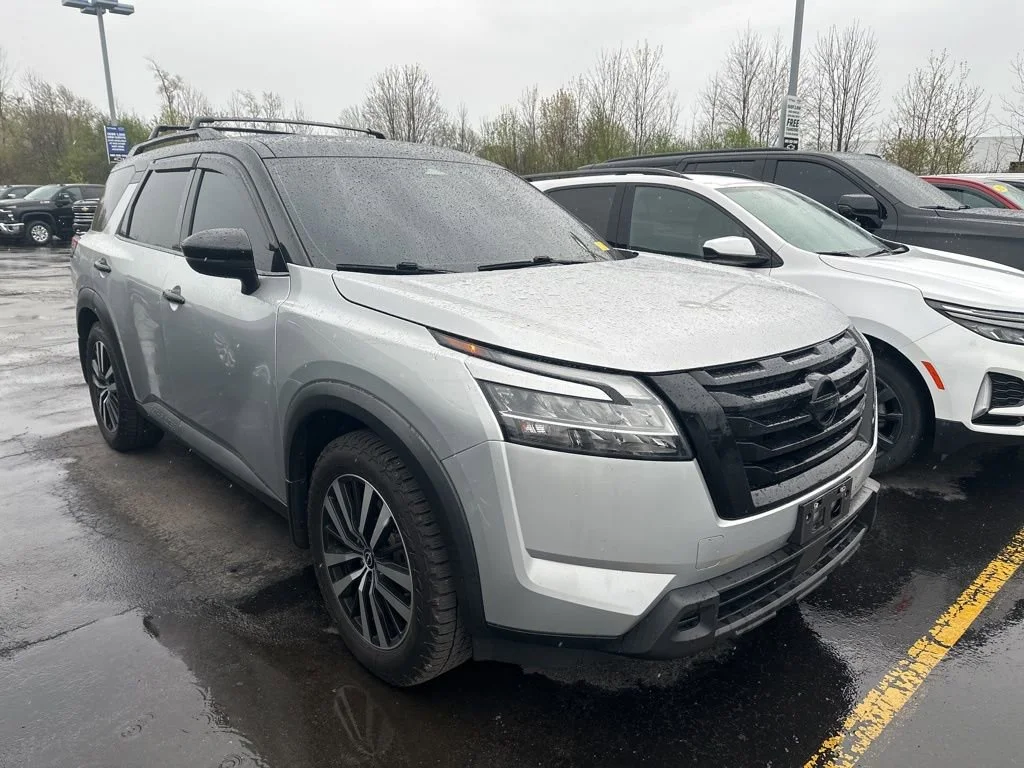 2022 Nissan Pathfinder S 4WD's photo
