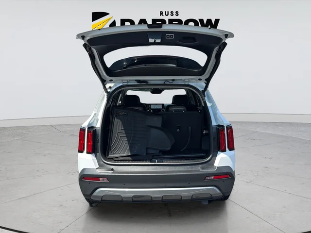 Used 2022 White Kia X-Line SX Prestige image 33