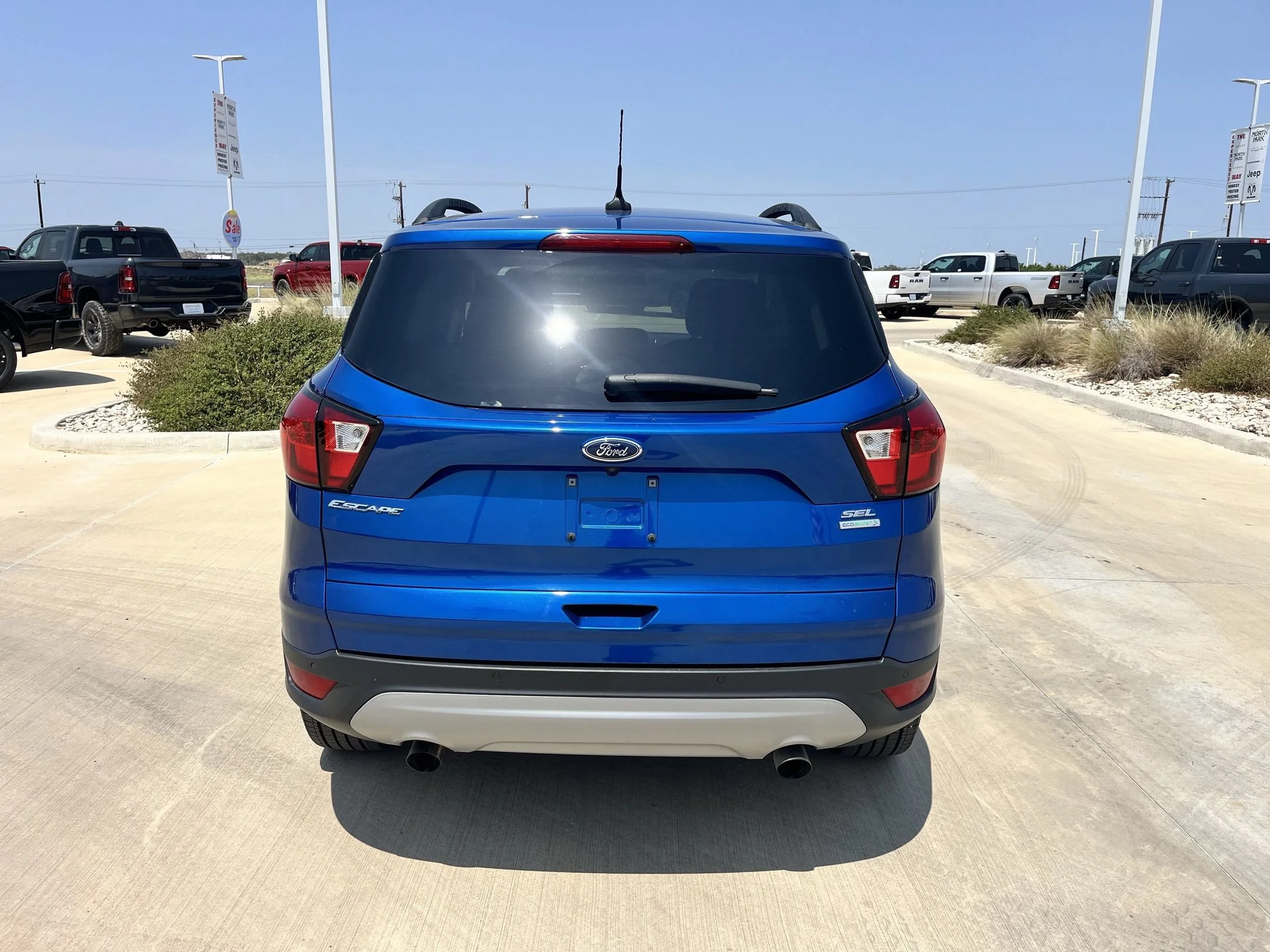 Used 2019 Blue Ford SEL image 4