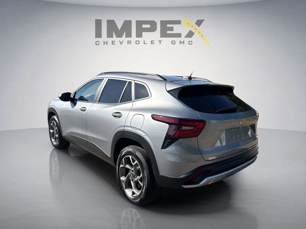 Used 2025 Sterling Gray Metallic Chevrolet LT image 3