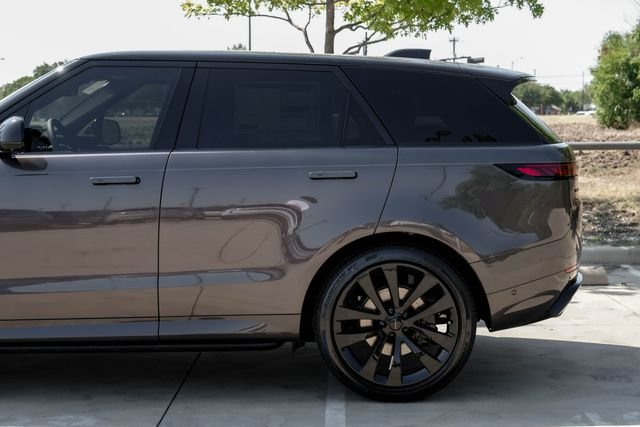 New 2026 Charente Grey Land Rover Dynamic SE image 16
