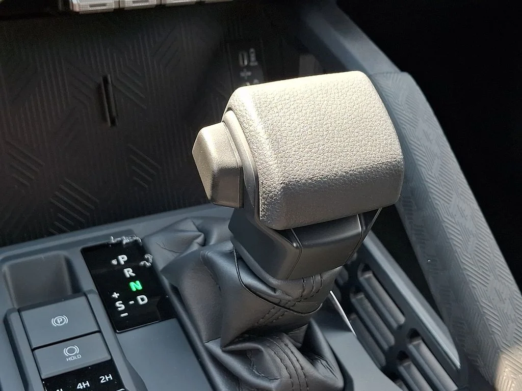 2026 Toyota Tacoma SR5 - Photo 18
