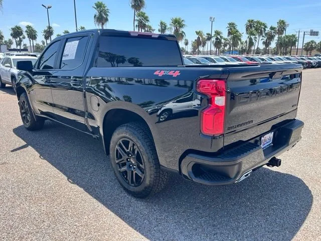 Used 2022 BLACK Chevrolet RST image 6