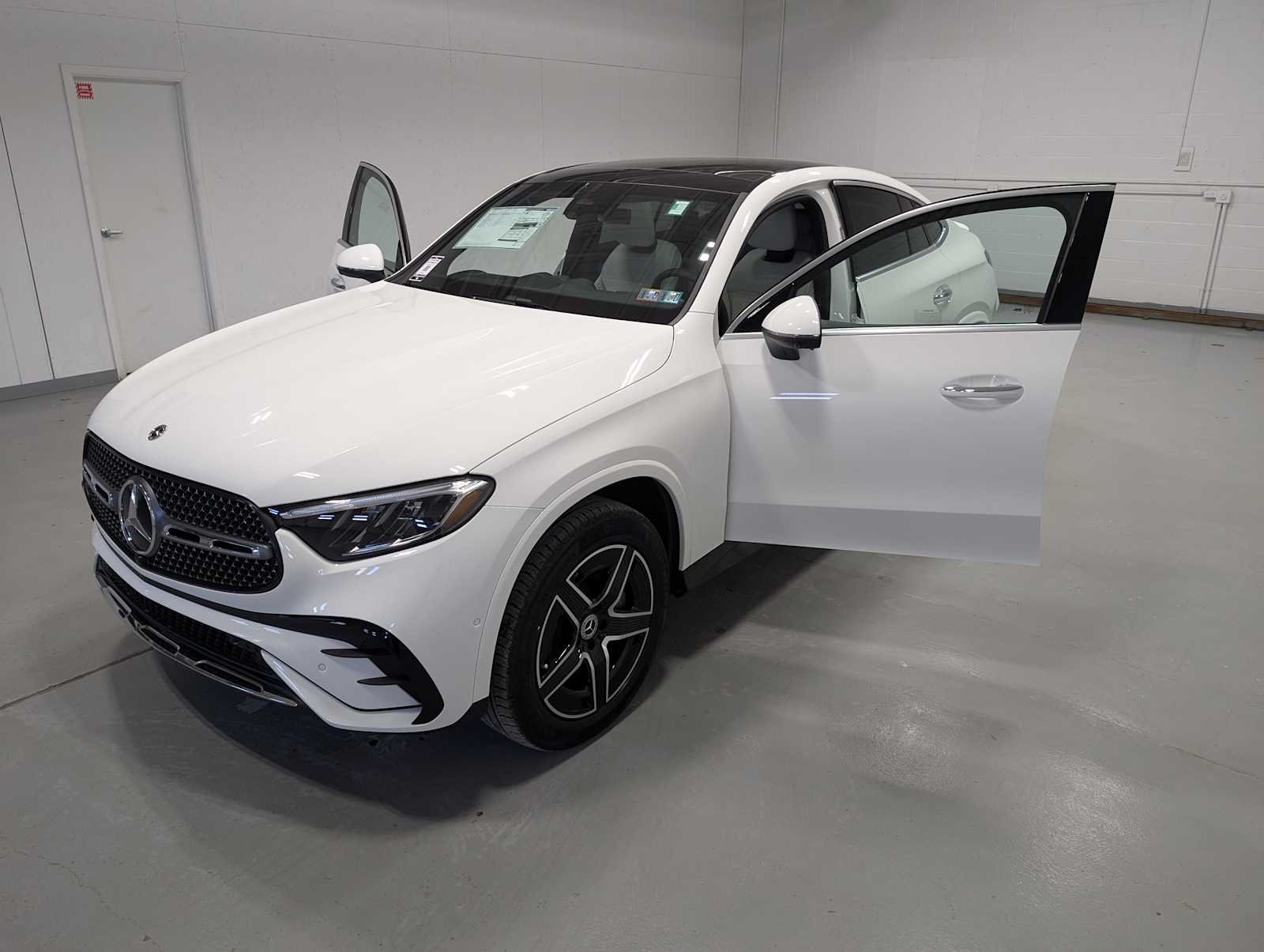 Certified Used 2026 Polar White Mercedes-Benz GLC 300 image 14