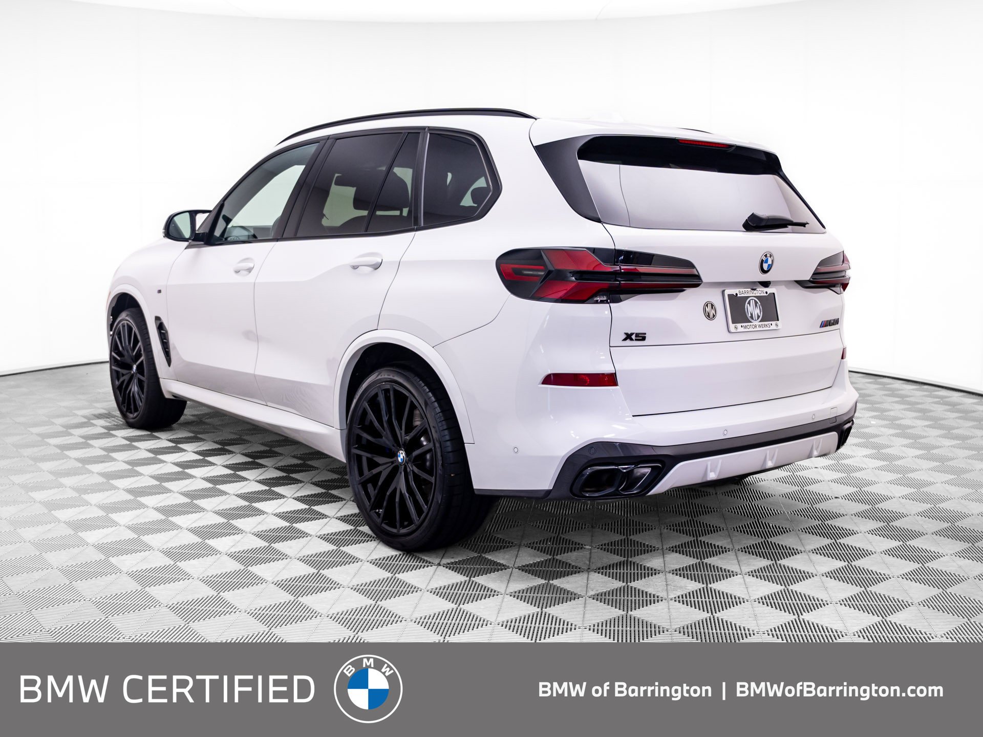 Certified Used 2024 Alpine White BMW M60i image 3