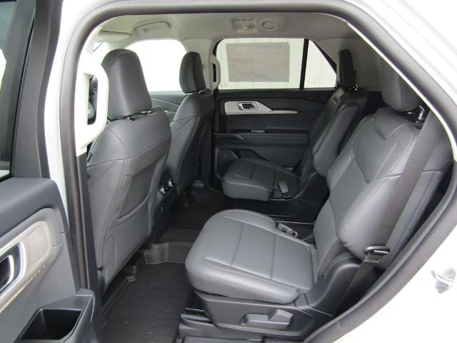 New 2026 Space White Metallic Ford Active image 66