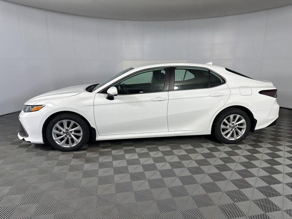 Used 2024 Ice Toyota LE image 5