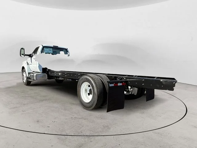 New 2026 Oxford White Ford Base image 3