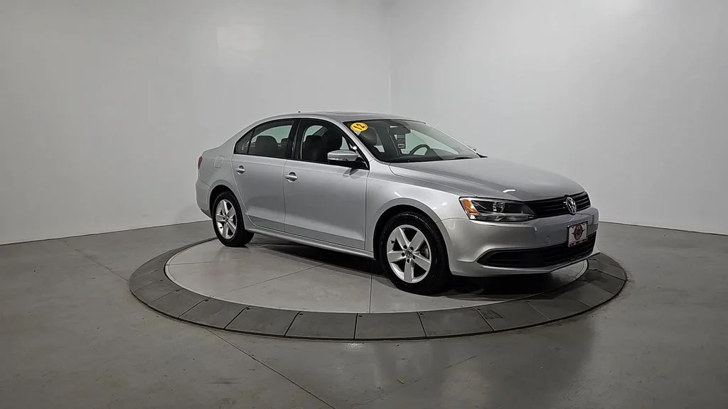 Used 2012 Silver Volkswagen TDI image 7