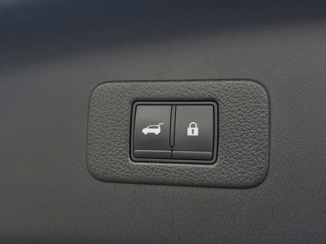 Used 2022 Black Nissan SL image 7