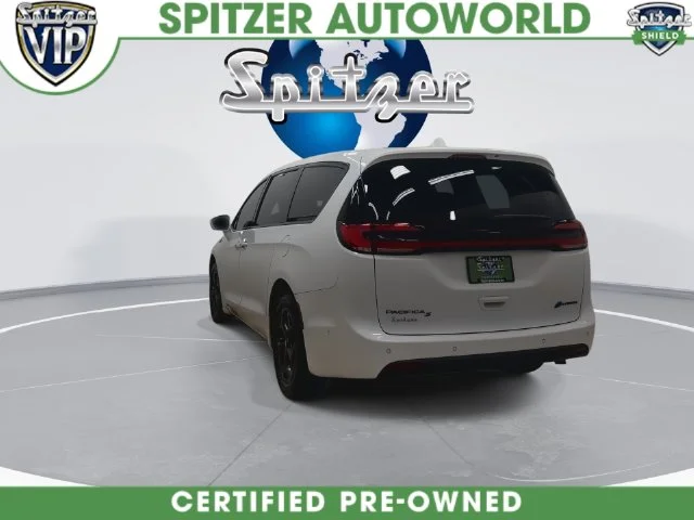 Used 2022 White Chrysler Touring L image 9