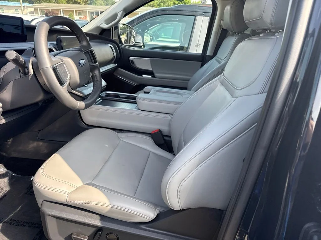 Used 2025 Black Ford Active image 3