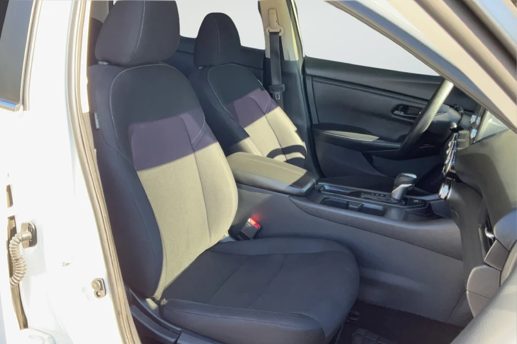 Used 2024 White Nissan S image 19