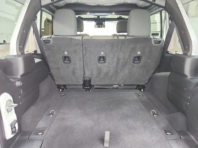 Used 2025 White/off-white Jeep Rubicon image 41