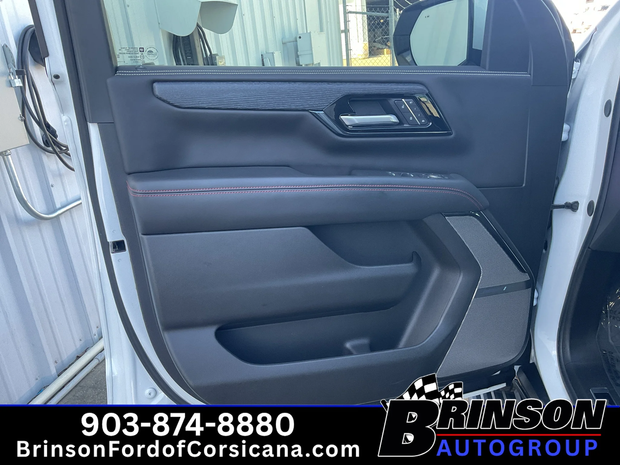 Used 2025 Summit White GMC AT4 Ultimate image 30