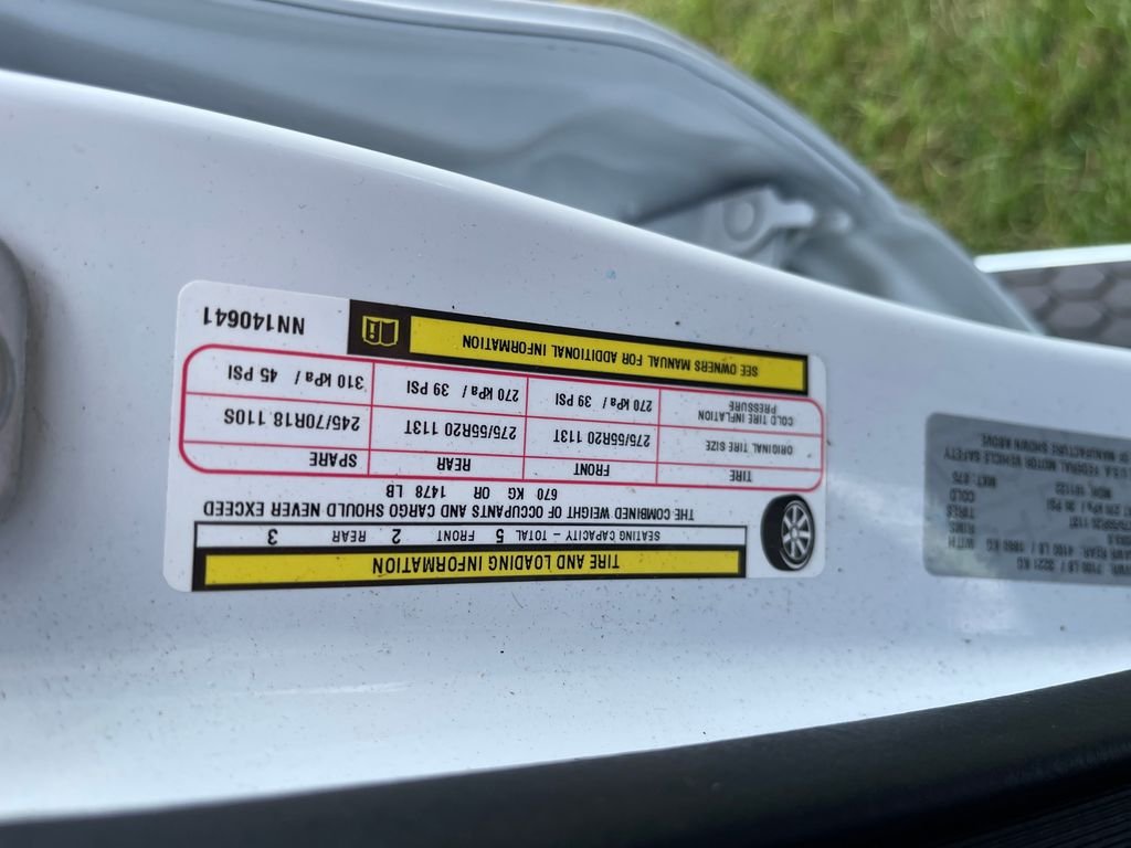 Used 2022 White Ram Laramie image 25