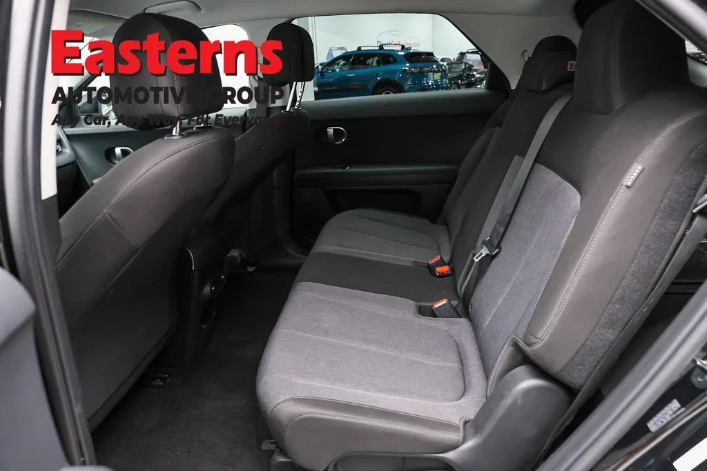Used 2024 Black Hyundai SEL image 21