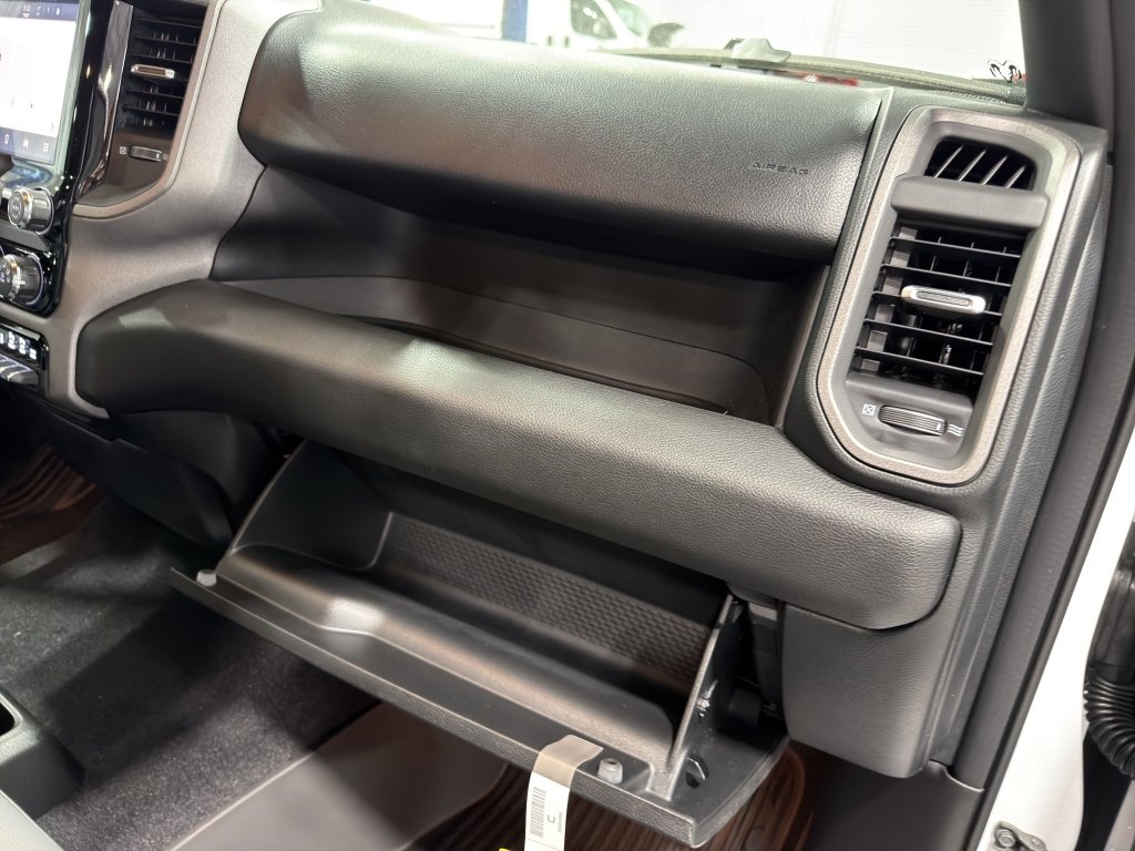 New 2026 Bright White Clearcoat RAM Tradesman image 16