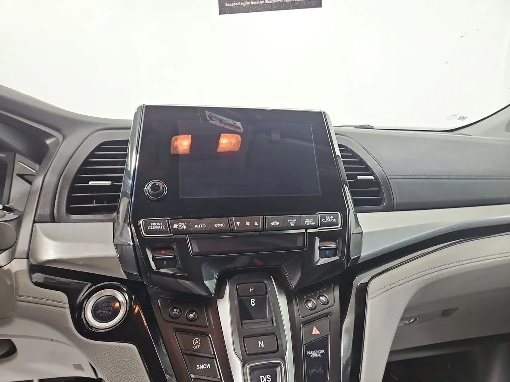 Used 2018 Pacific Pewter Metallic Honda Elite image 18