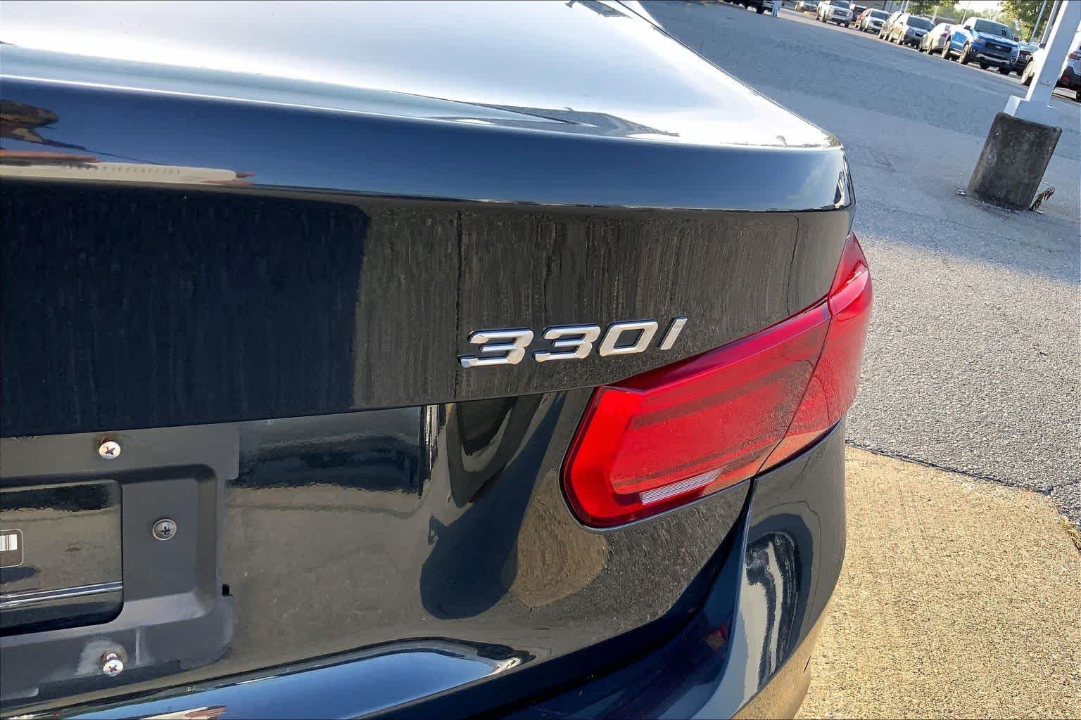 Used 2018 BLACK BMW 330i image 9