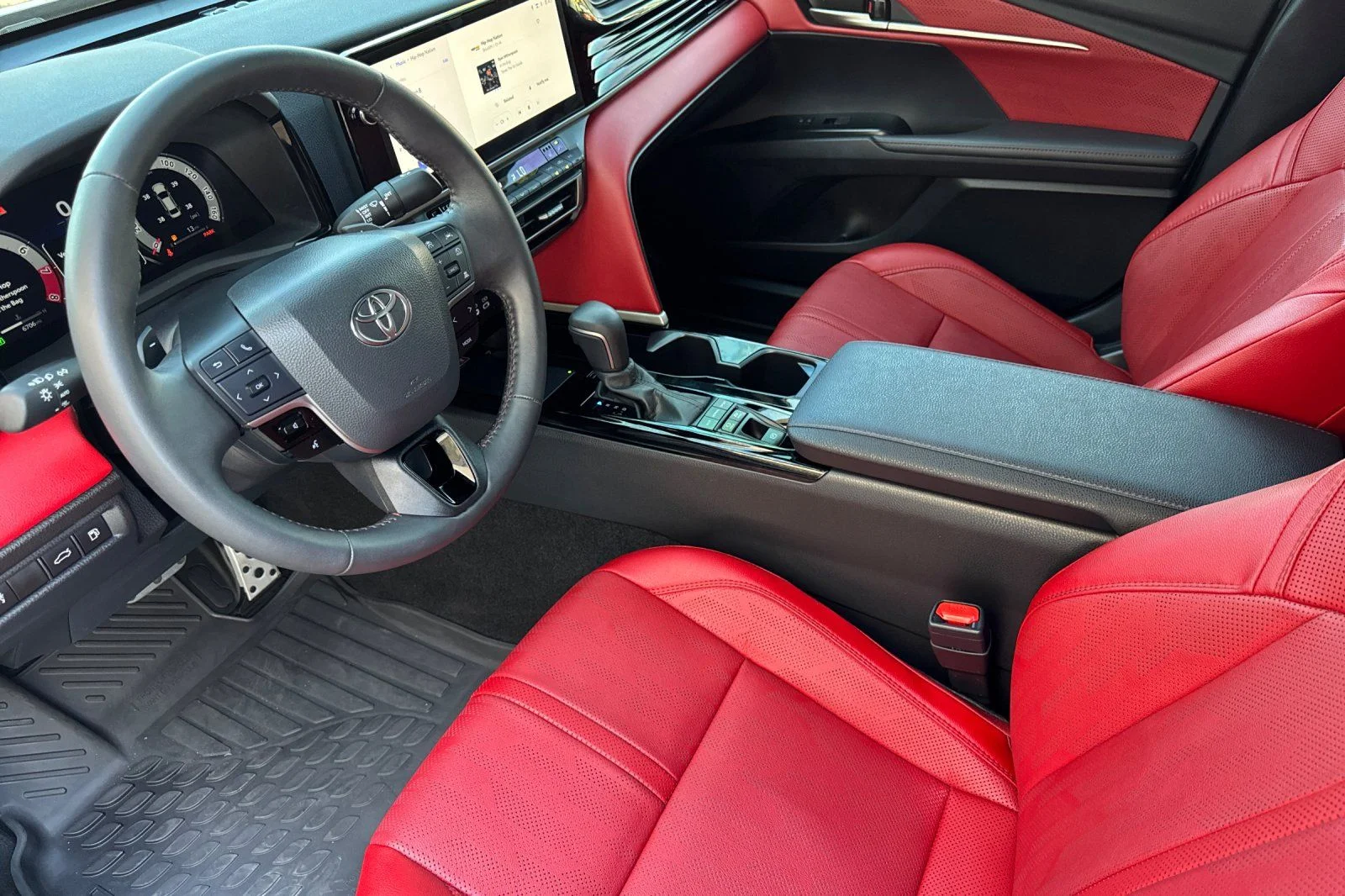 Used 2025 Metal Toyota XSE image 12