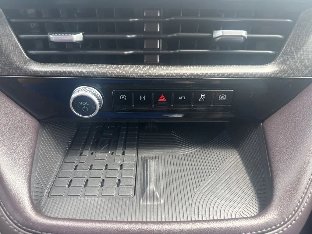 Used 2025 Gray Ford Platinum image 39