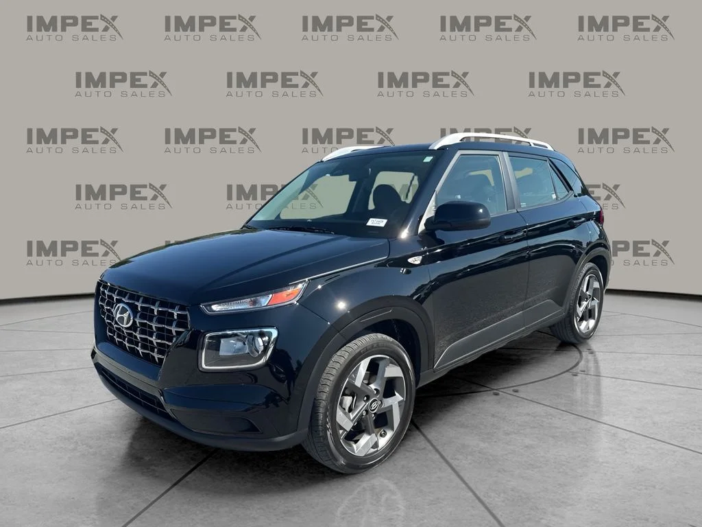 Used 2024 Black Hyundai SEL image 1