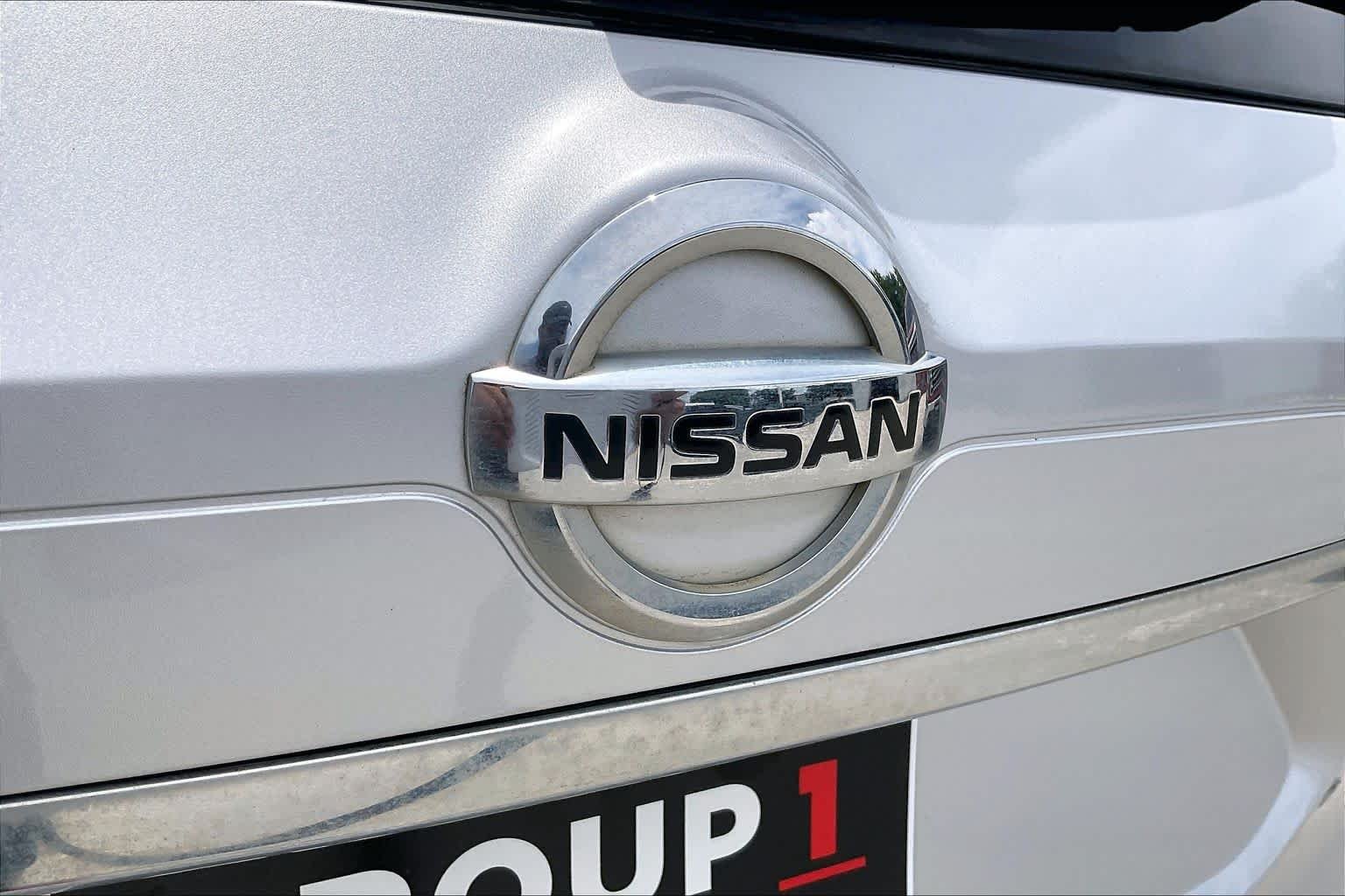 Used 2016 BRILLIANT SILVE Nissan SL image 31