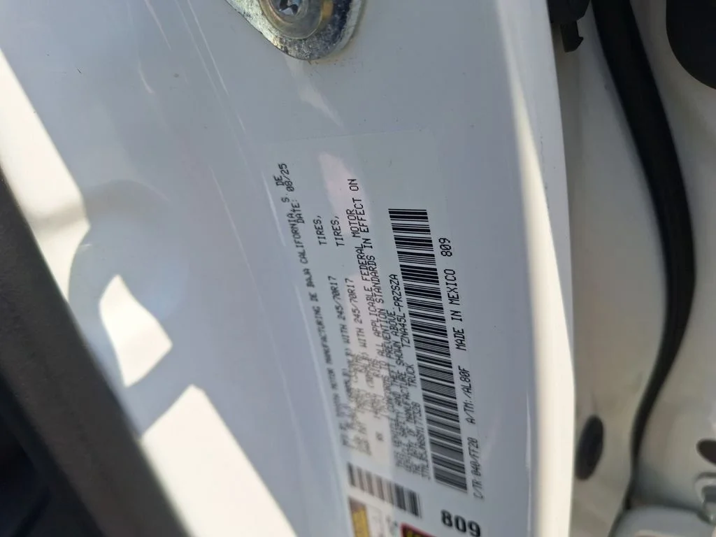 Used 2025 White Toyota SR5 image 31