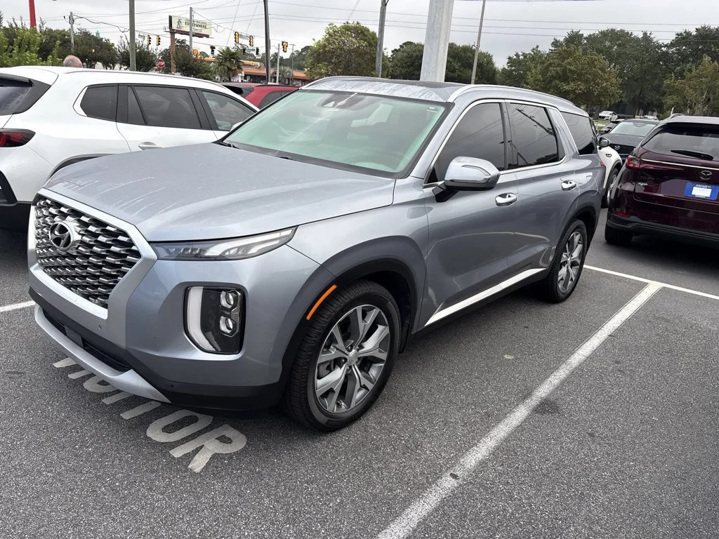 Used 2020 Silver Hyundai SEL image 4