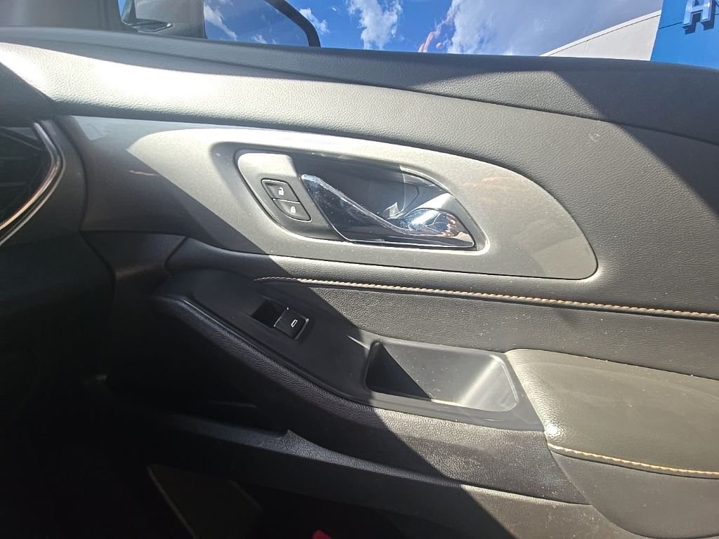 Used 2021 Gray Chevrolet LS image 23