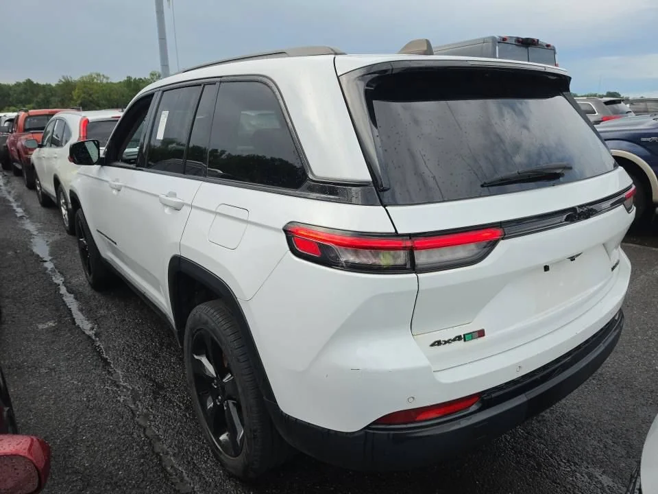 Used 2023 White Jeep Limited image 4