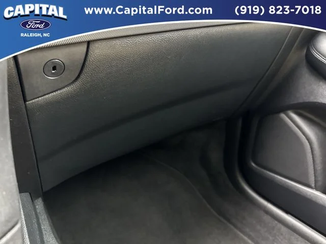 Used 2021 Red Ford SEL image 27