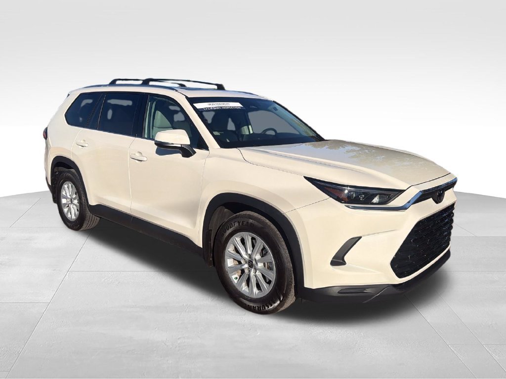 Used 2024 White Toyota XLE image 7