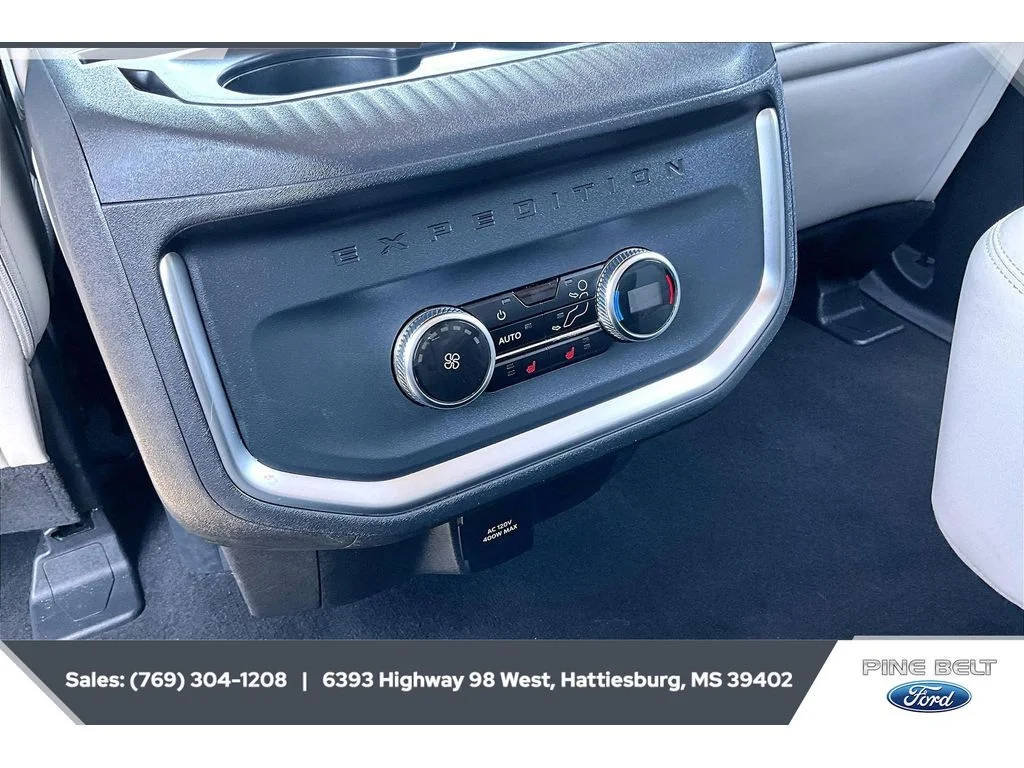 Used 2025 Stone Blue Metallic Ford Platinum image 25