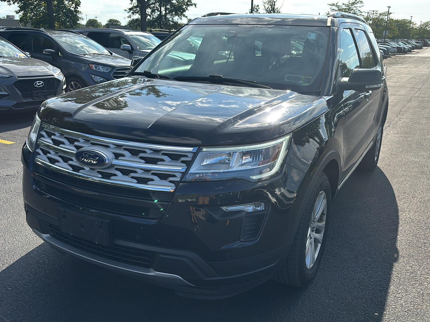 Used 2018 Shadow Black Ford XLT image 3