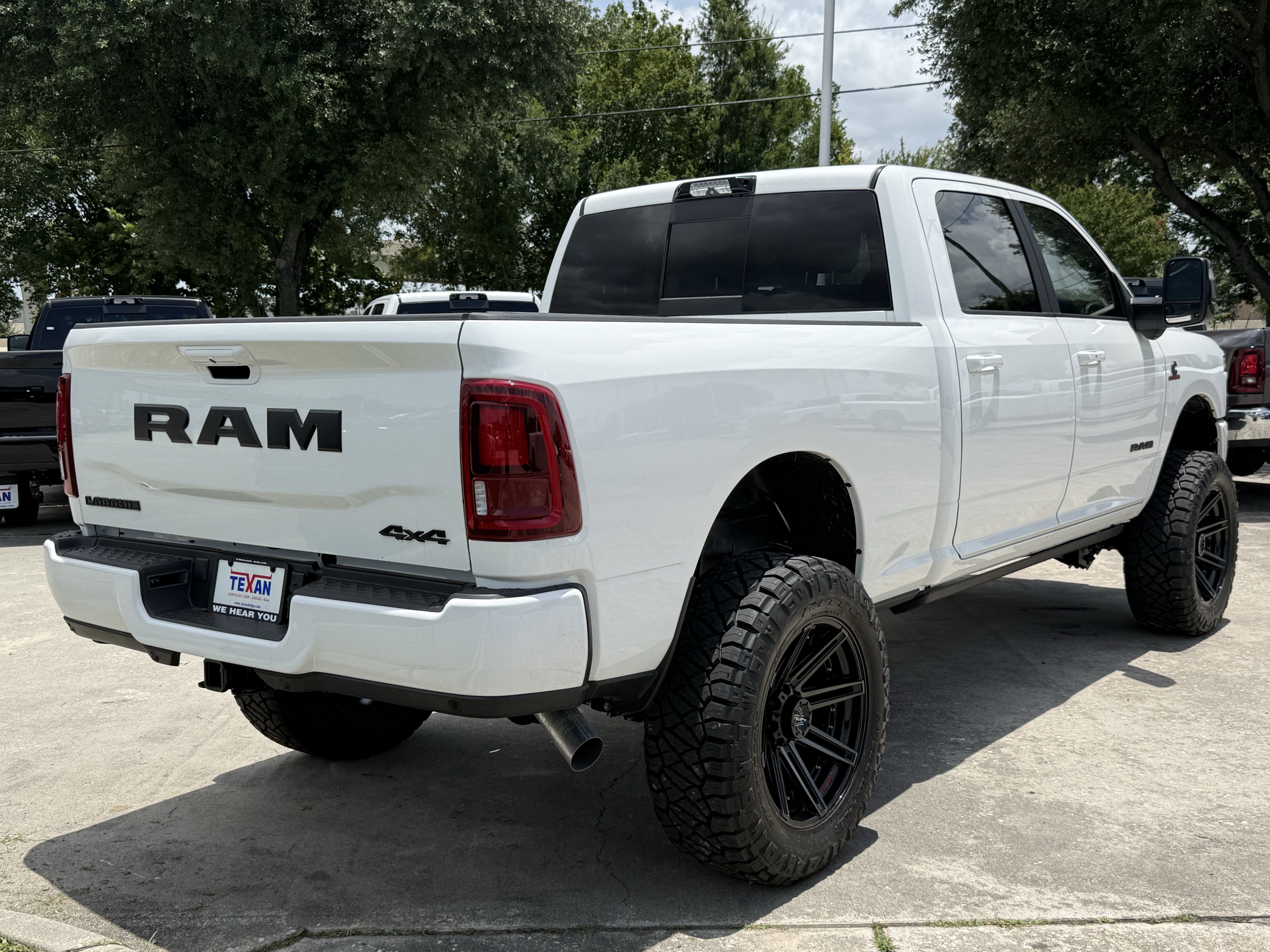 New 2026 Bright White Clear-Coat Exterior Paint RAM Laramie image 4